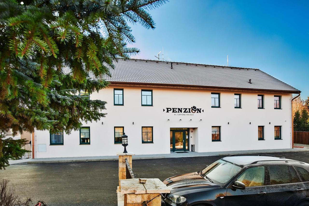 Penzion Al Capone Mnisek Mníšek pod Brdy Extérieur photo